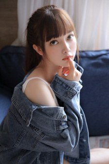 每个世界都被主角睡来睡去可乐饼